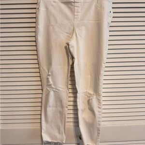 Women's White Distressed Skinny Jeans